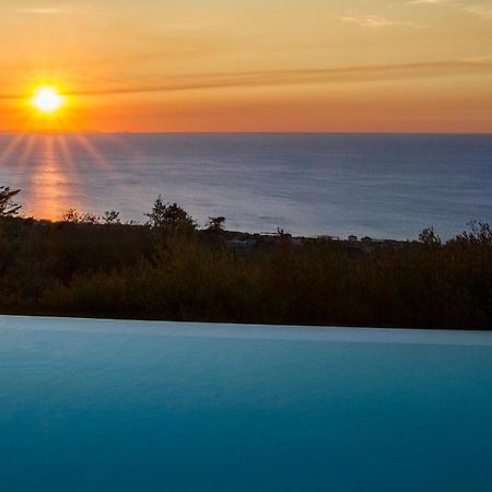 Villa Laura Capo dʼOrlando Exteriör bild