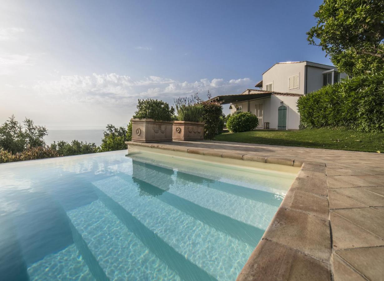 Villa Laura Capo dʼOrlando Exteriör bild