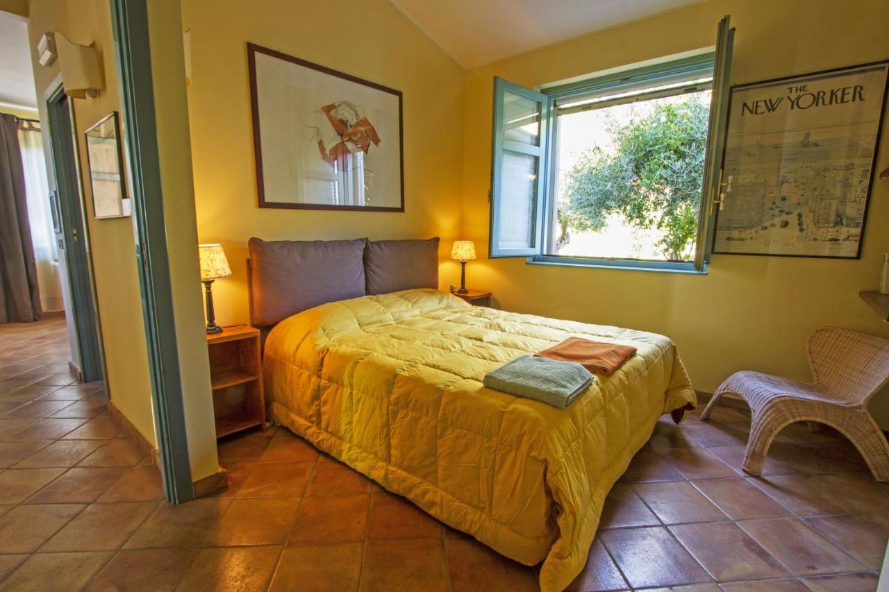 Villa Laura Capo dʼOrlando Exteriör bild