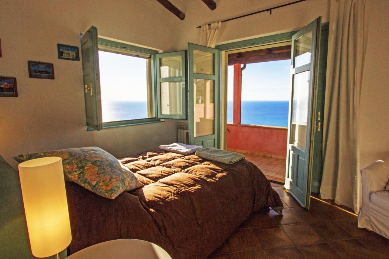 Villa Laura Capo dʼOrlando Exteriör bild