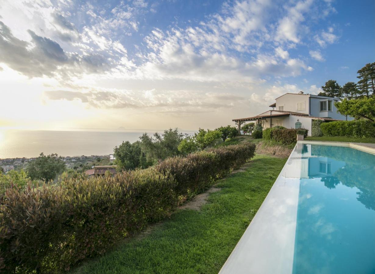Villa Laura Capo dʼOrlando Exteriör bild