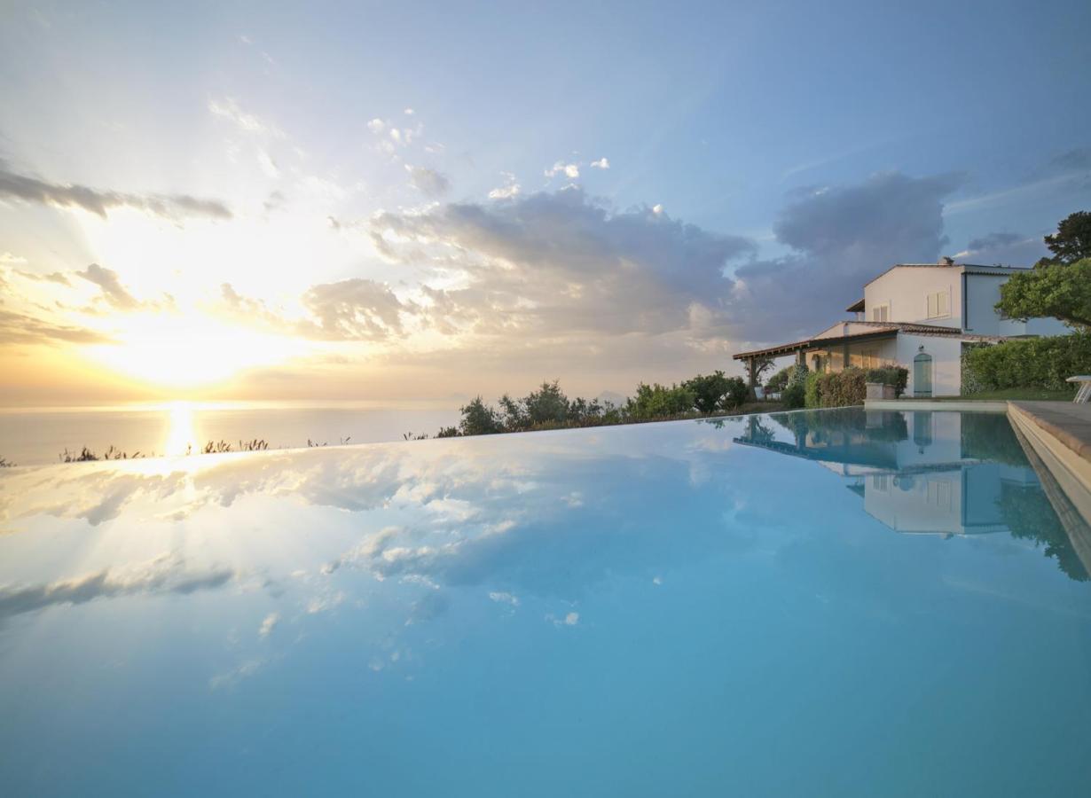 Villa Laura Capo dʼOrlando Exteriör bild