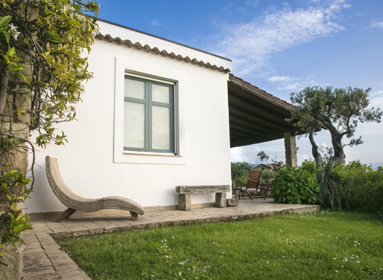 Villa Laura Capo dʼOrlando Exteriör bild